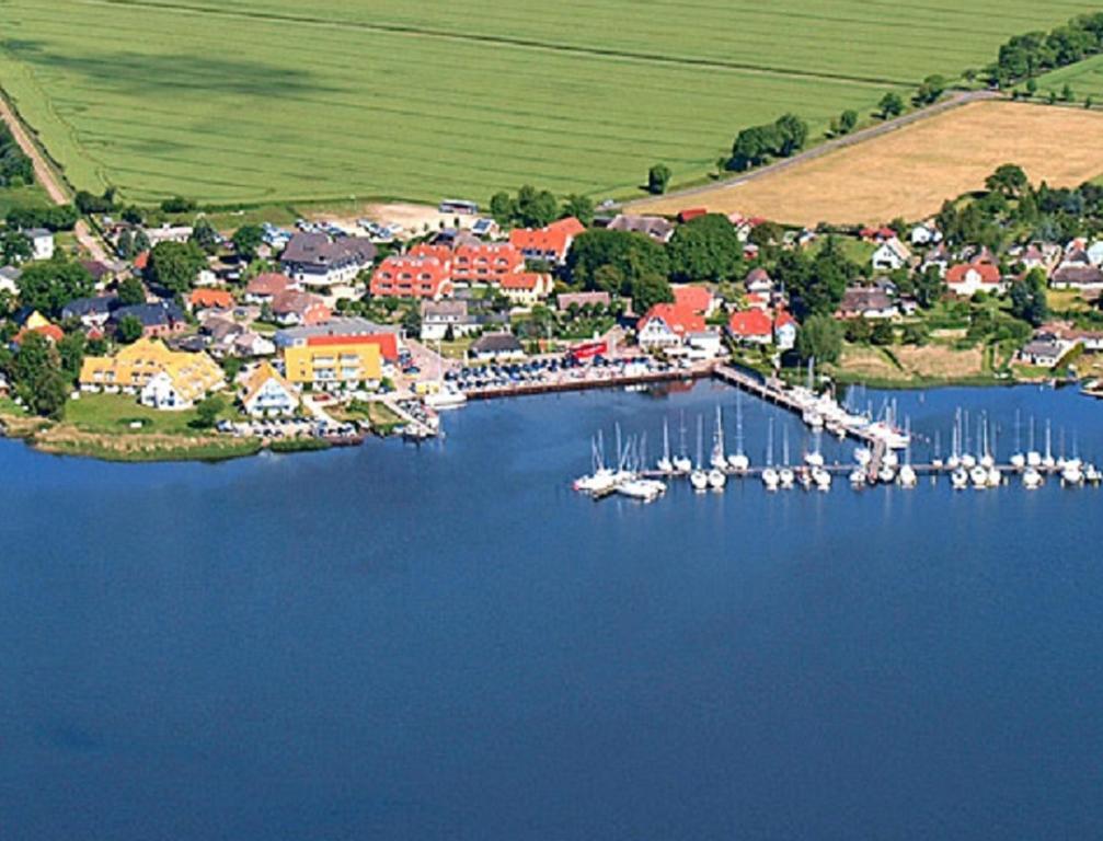 Hotel- & Ferienanlage Kapitaens-Haeuser Breege Exterior photo