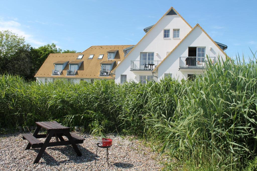 Hotel- & Ferienanlage Kapitaens-Haeuser Breege Exterior photo
